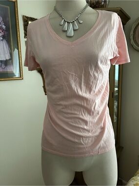 Loft pink tee sz M. C:512A-5/19/26